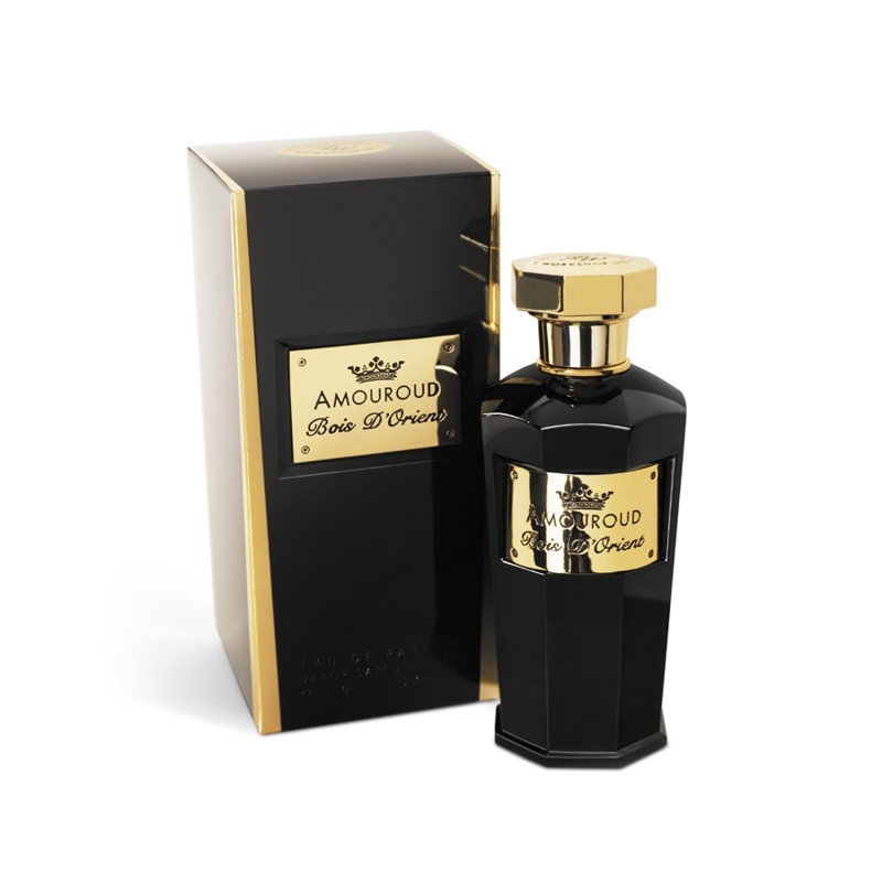 BOIS D'ORIENT luxusní parfém od Amouroud. Obsahuje černý rybíz, pačuli, skořici a peruánský balzám.